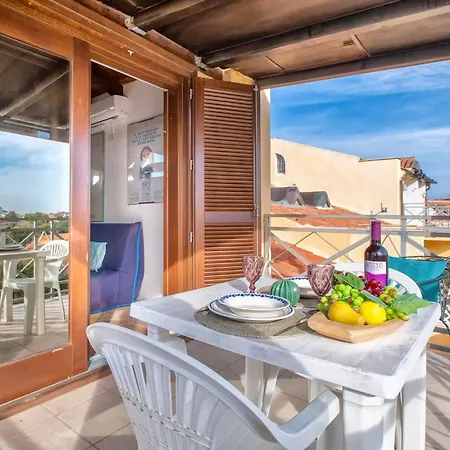 4 Beds In In Just 150 Mt From The Sea Apartment