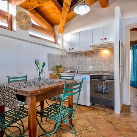 4 Beds In In Just 150 Mt From The Sea *