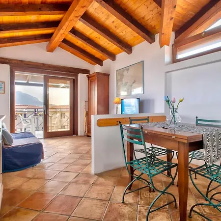 Apartment 4 Beds In In Just 150 Mt From The Sea Golfo Aranci