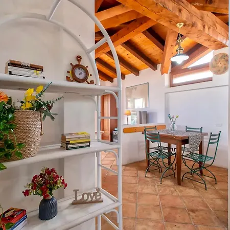 4 Beds In In Just 150 Mt From The Sea Appartement