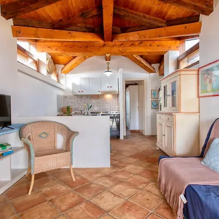 Apartment 4 Beds In In Just 150 Mt From The Sea *