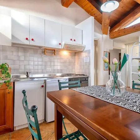 4 Beds In In Just 150 Mt From The Sea *