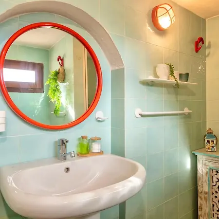 4 Beds In In Just 150 Mt From The Sea *