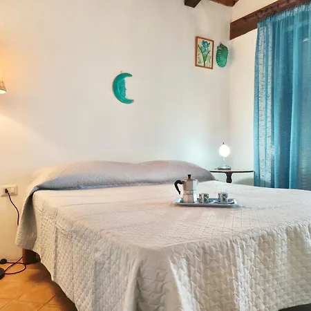 4 Beds In In Just 150 Mt From The Sea